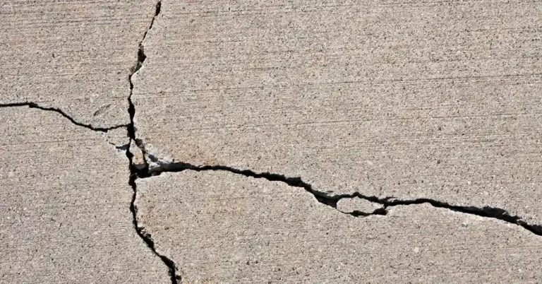 5 Common Mistakes That Make Concrete Driveway Cracks Worse